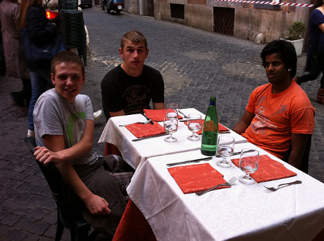 Liten pizzeria i Rom.